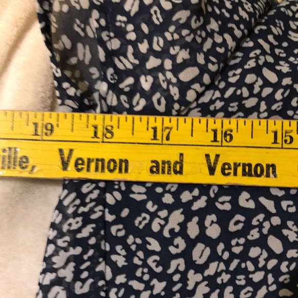 New, Pretty, flowy blue summer flower top. - Picture 9 of 9